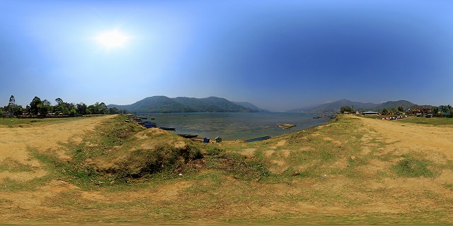 ネパールのポカラのペワ湖の360度パノラマVR写真